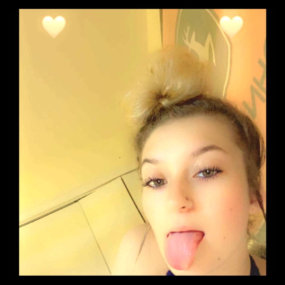 Meet your Posher, Cloey